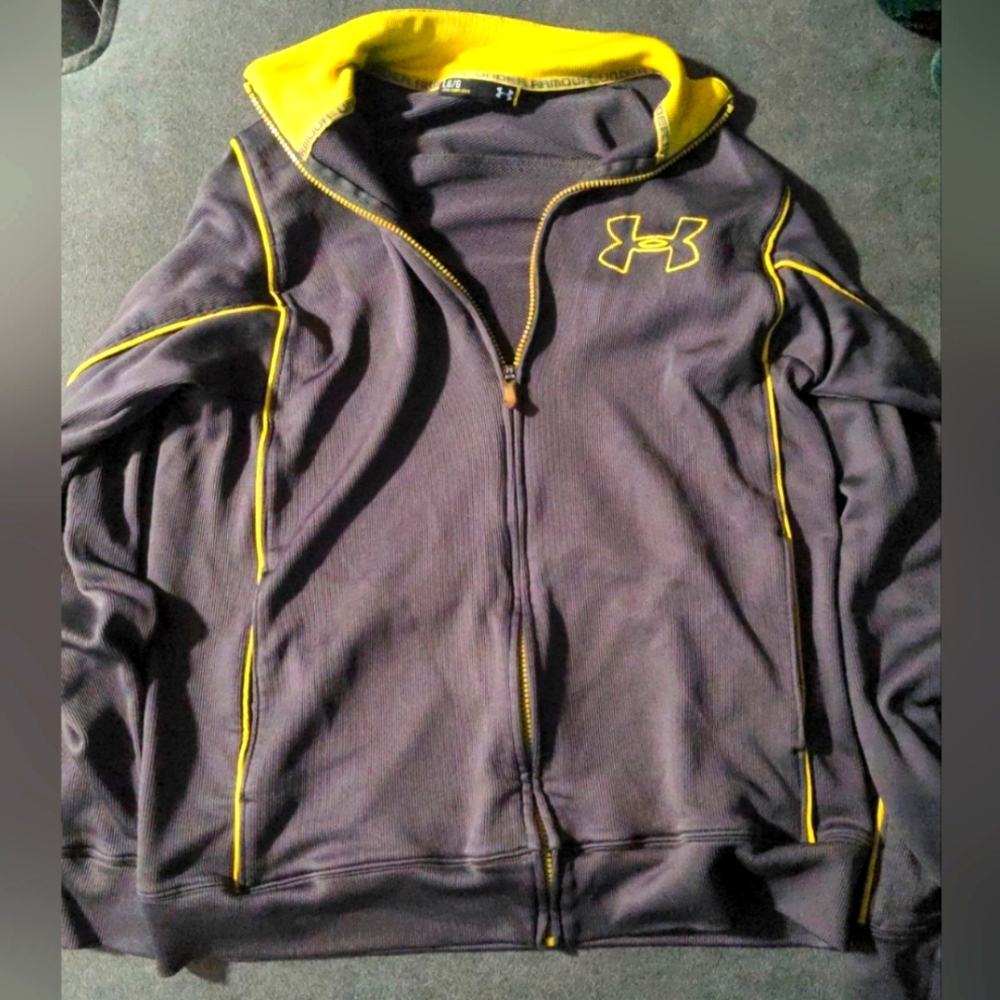 Underarmor Sweatshirt